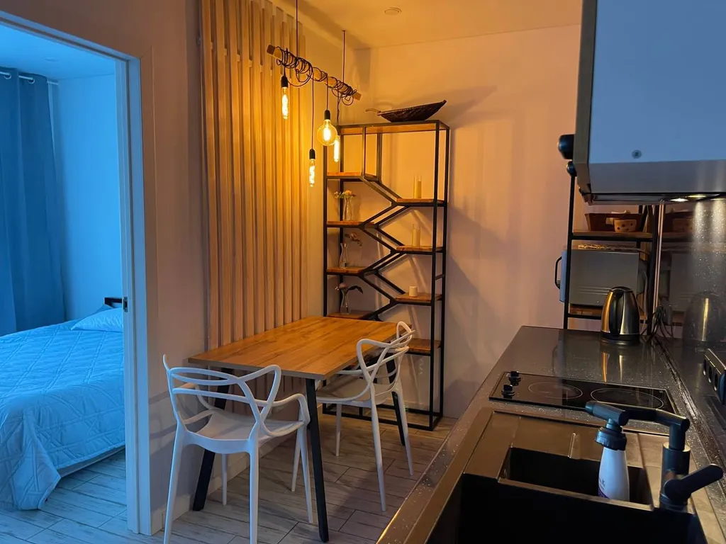 Уютный апартамент с большой террасой и видом на лес