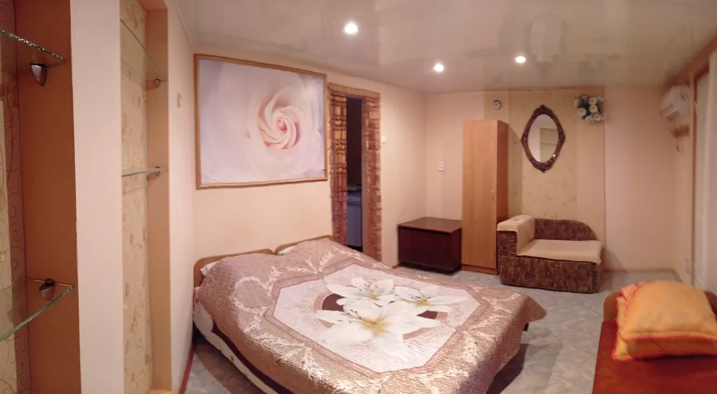 Квартира Квартира Отдельный однокомнатный домик с кухней, санузлом и двориком с беседко — Судак