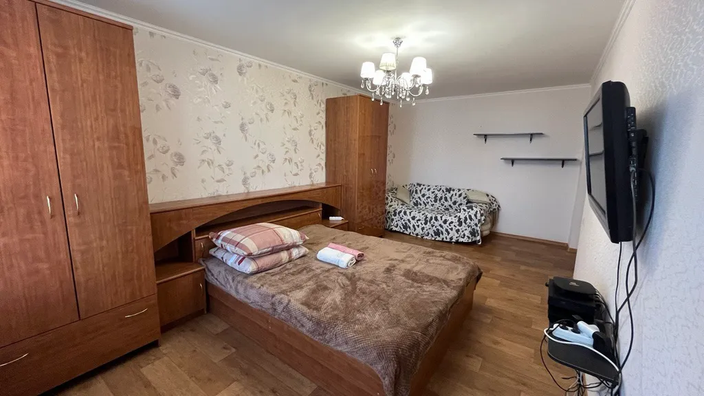 Комфортная квартира, с отчётными документами — аренда посуточно в Энгельс