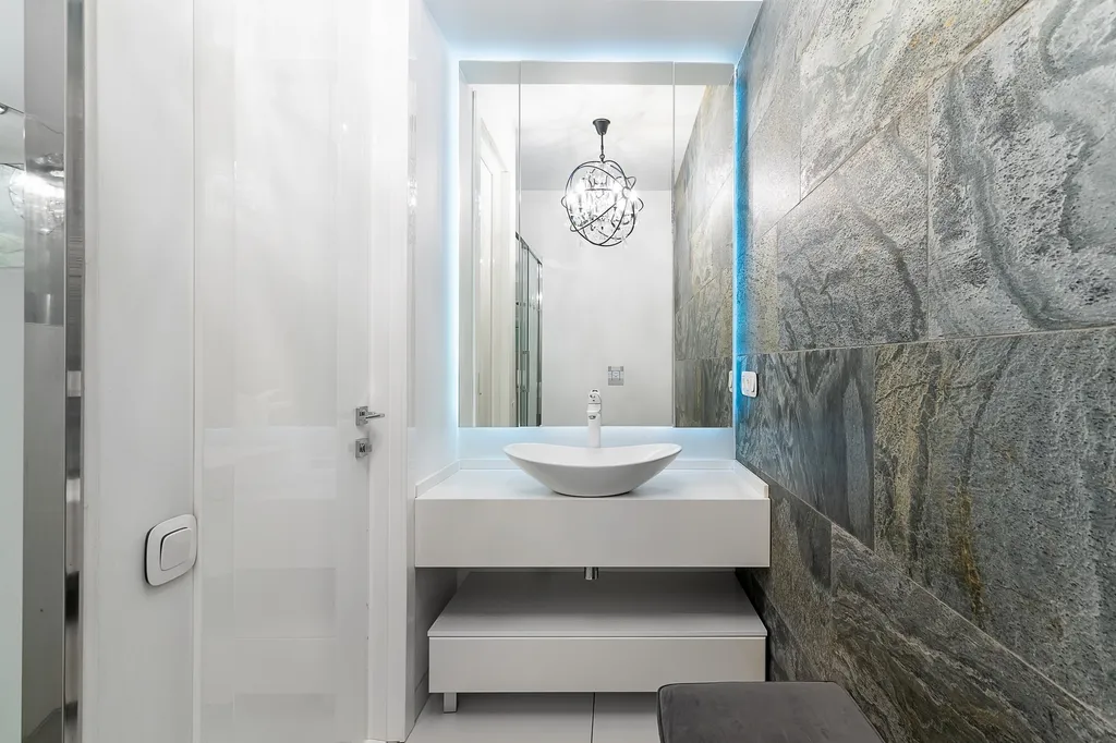 Семейная квартира на первой линии на главной набережной города