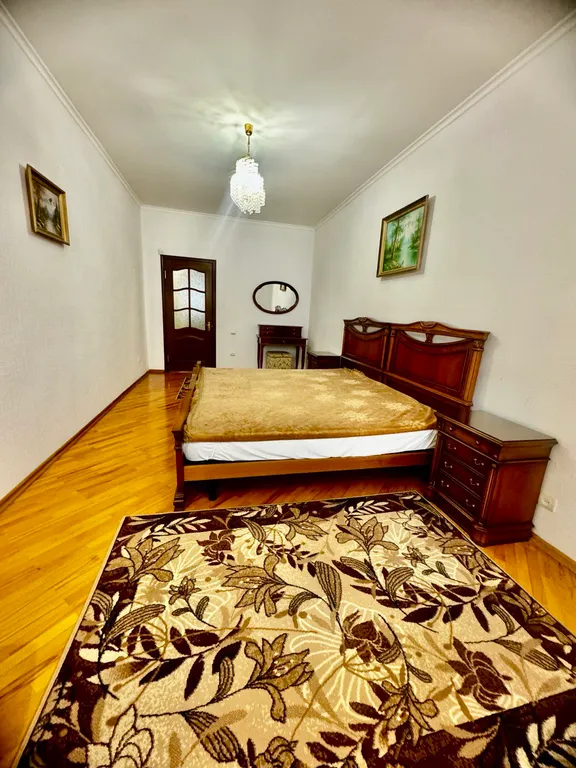 Уютная двухэтажная трехкомнатная квартира с евроремонтом