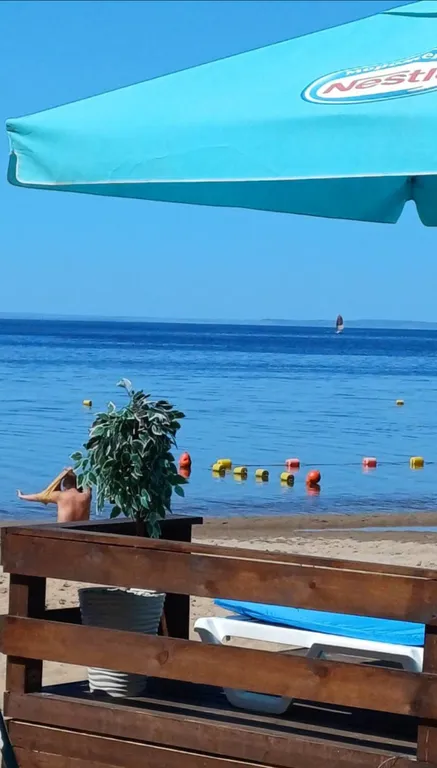 Уютный дом с баней и бассейном в 10 минутах от города