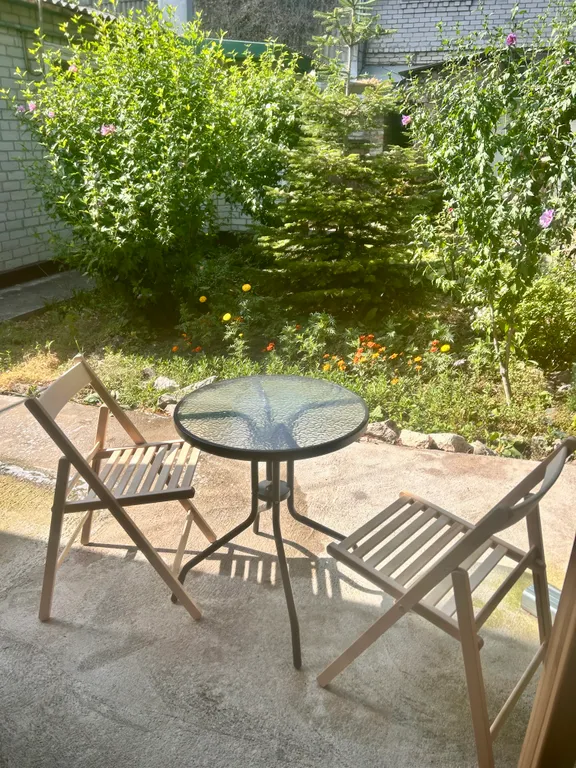 Двухуровневую квартира с авторским ремонтом в самом центре курорта