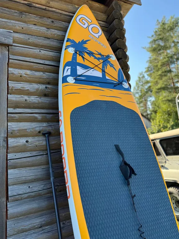 Дом из сруба у воды