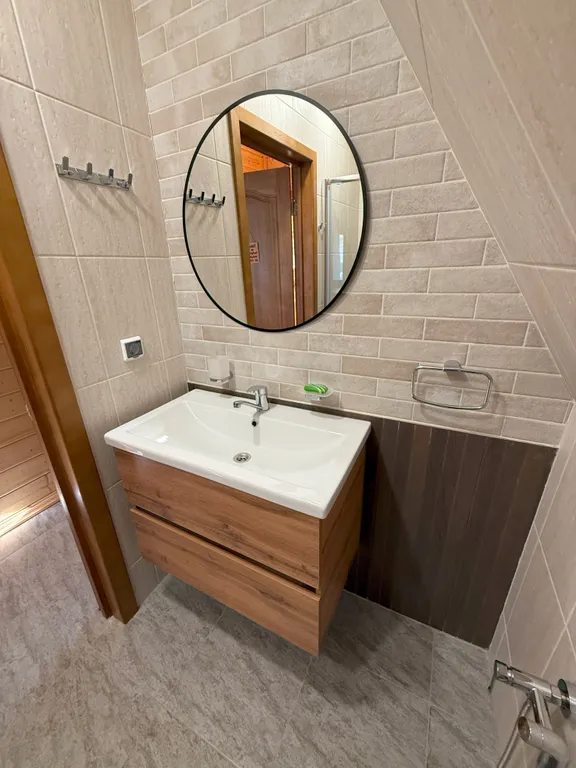 Дом шалаш 2-комнатный у леса