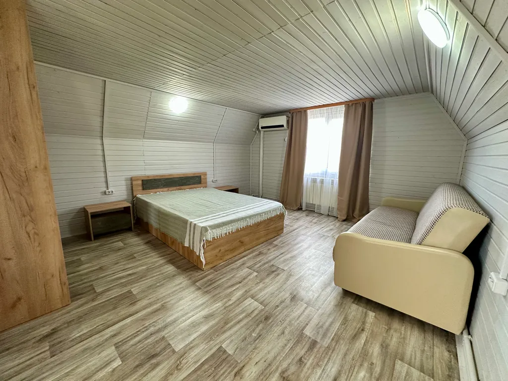 Частный дом на семью