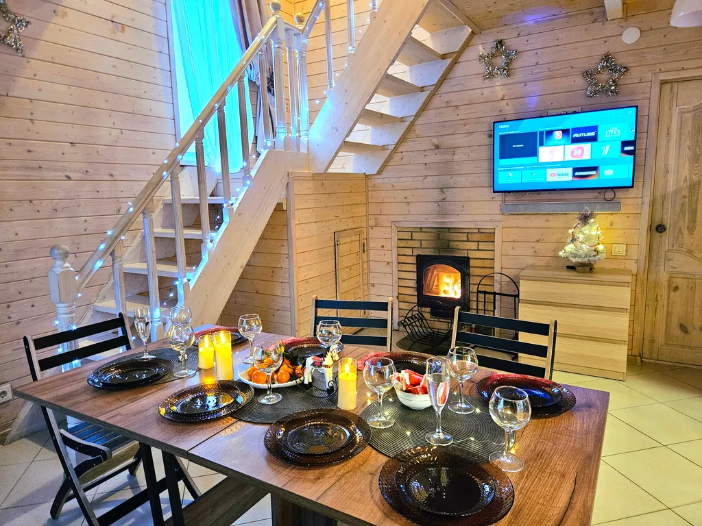 Коттедж Коттедж с баней на дровах и горячем уличным чаном — Снегиревка