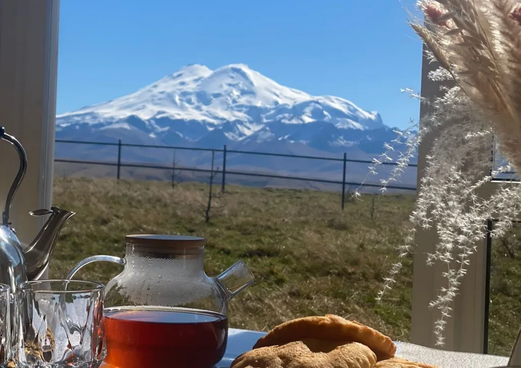 Уютные коттеджи с видом на Эльбрус