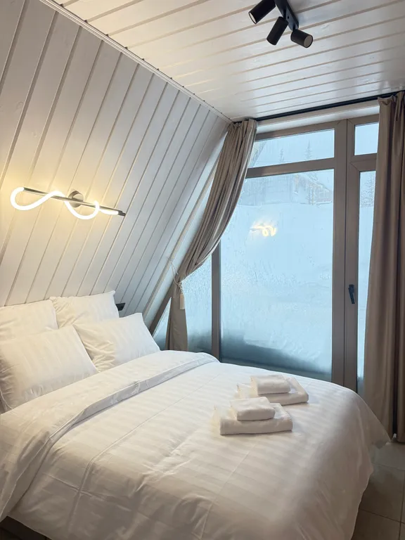 Дом в стиле А-фрейм 5 комнатный