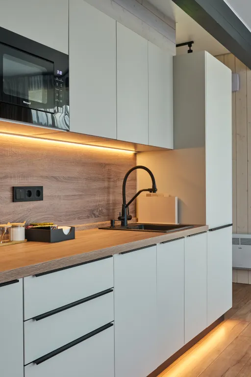 Домик у реки с камином, сауной и чаном