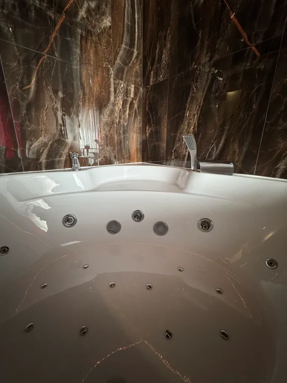 Апартамент с шикарным джакузи