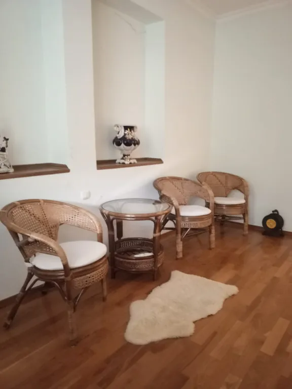 Отдельный большой дом в курортной зоне, с беседкой и мангалом.