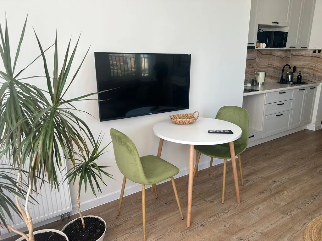 Стильная студия в доме комфорт класса с шикарным видом