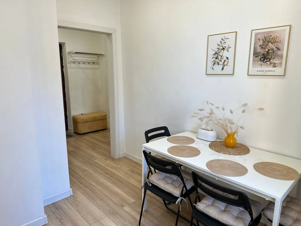 Квартира в спальном районе города с развитой инфраструктурой