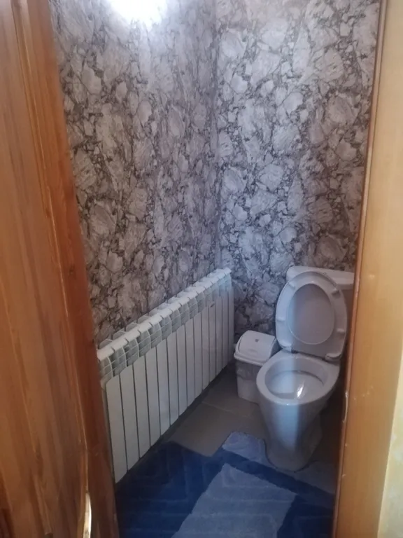 Дом у пруда