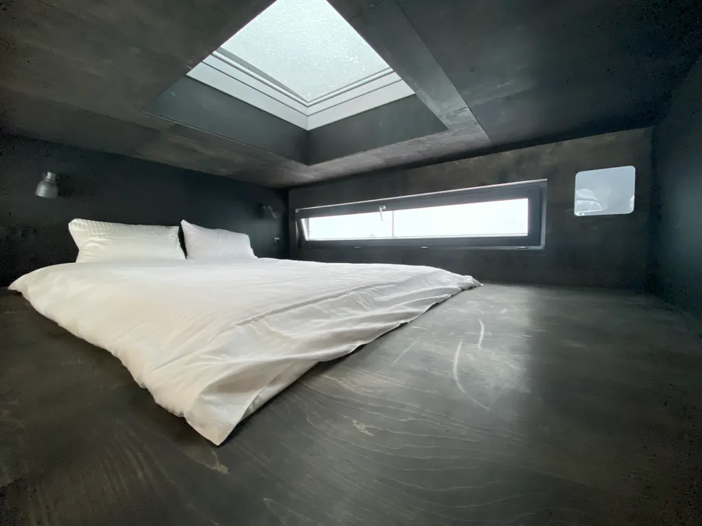 Уютный дом с панорамными окнами