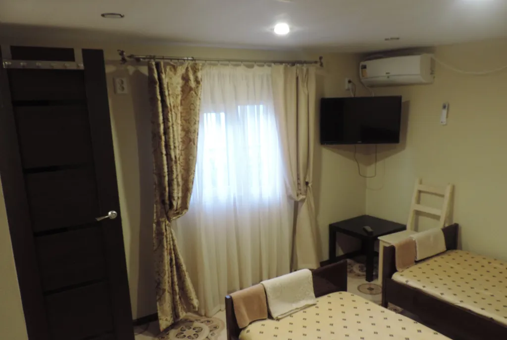 Квартира Уютная комната, море 50 метров душ/туалет в номере — аренда посуточно в Дагомыс