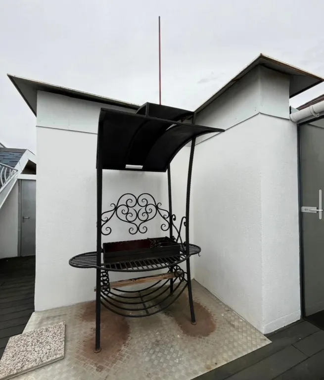 Пентхаус с видом на Морпорт в центре города