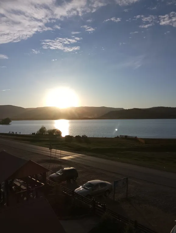 Квартира-студия с видом на озеро и горы