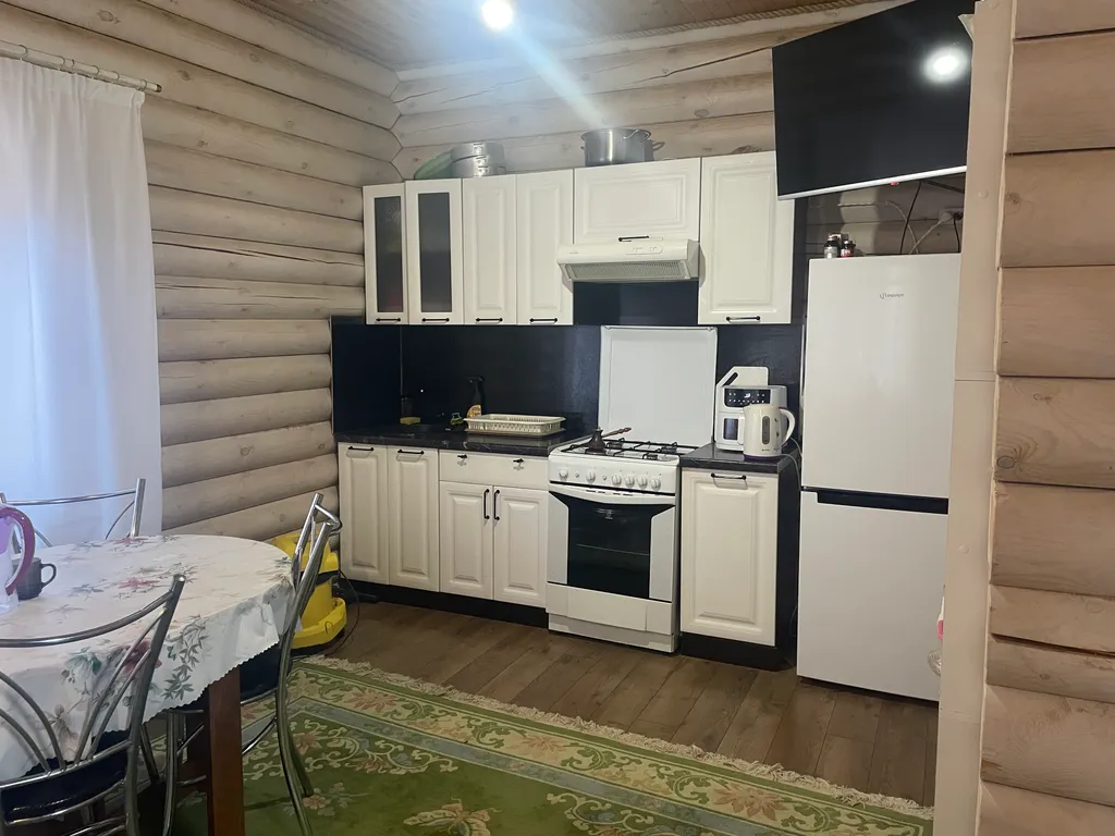 Деревянный дом у моря