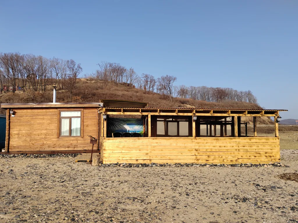 Комплекс с баней из бруса на берегу моря