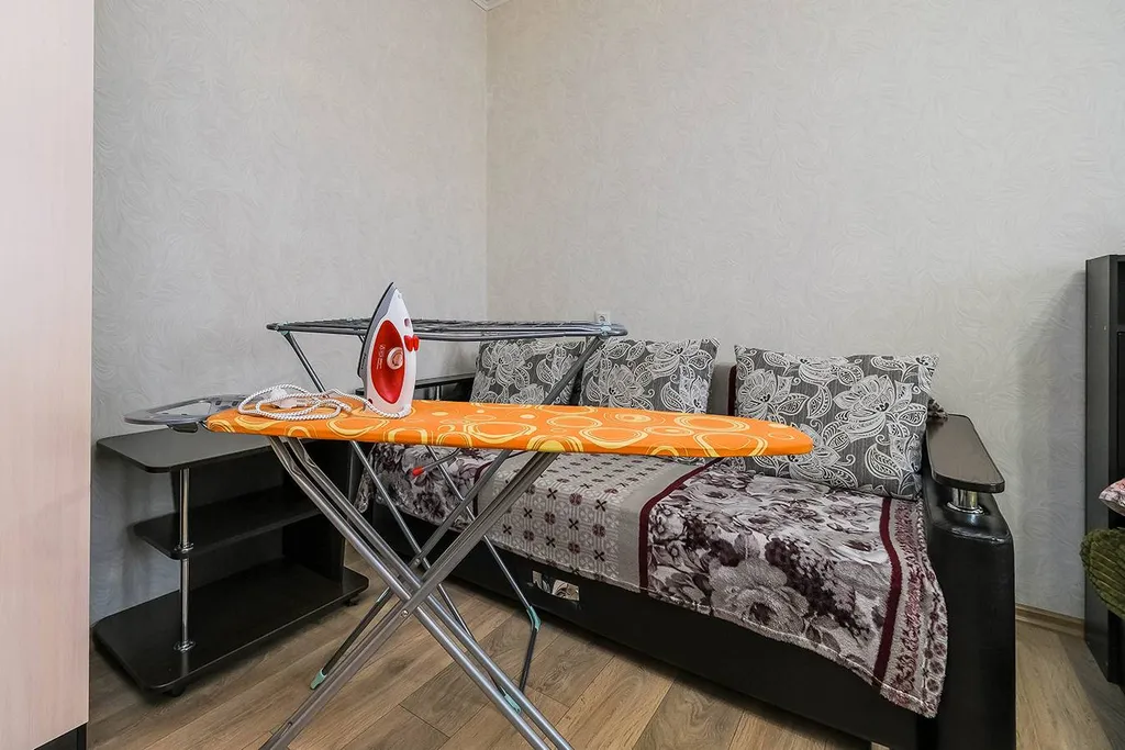 Современная квартира рядом с СК Заря на 4 человека