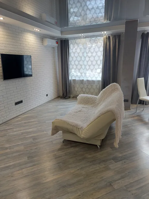 Квартира на набережной