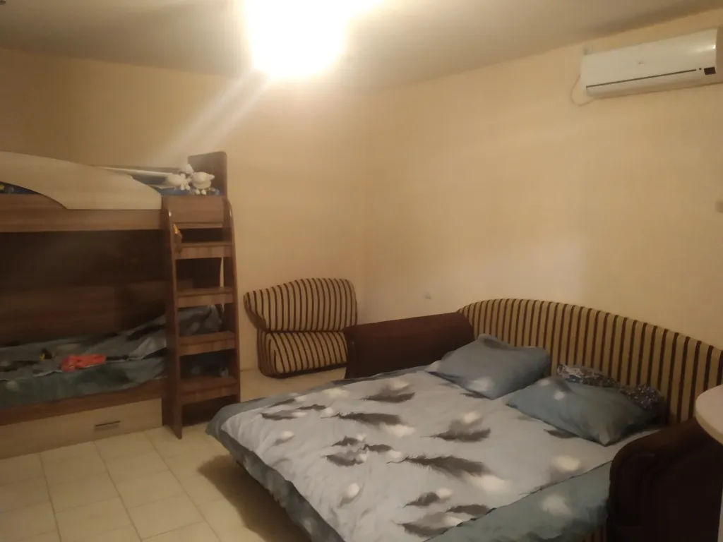 Отдельный вход со своей кухней, столовой