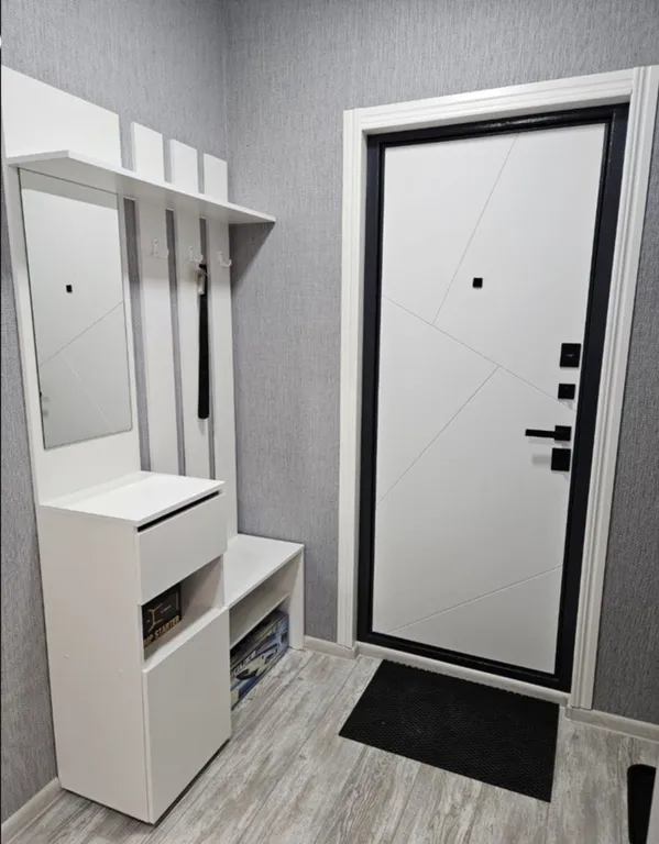 Квартира с лоджией возле станции в центре города