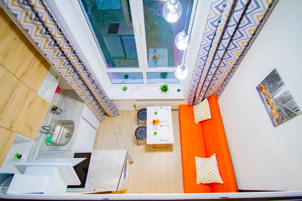 Двухъярусная студия с дизайнерским ремонтом