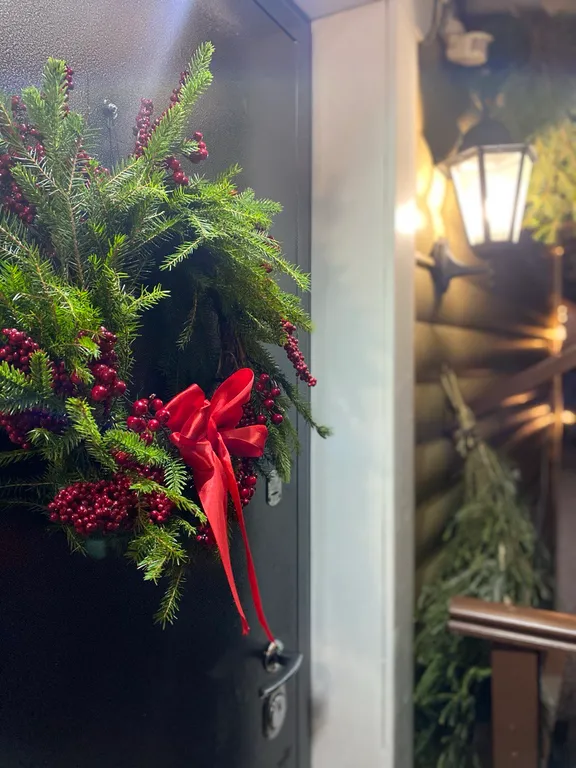 Берлога люкс, коттедж с банным чаном для отдыха с видом на лес и скалы