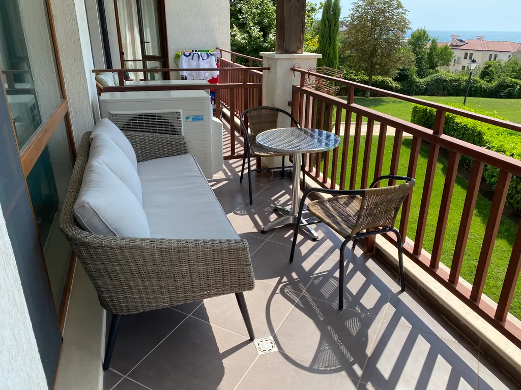 Апартамент с видом на море и бассейном