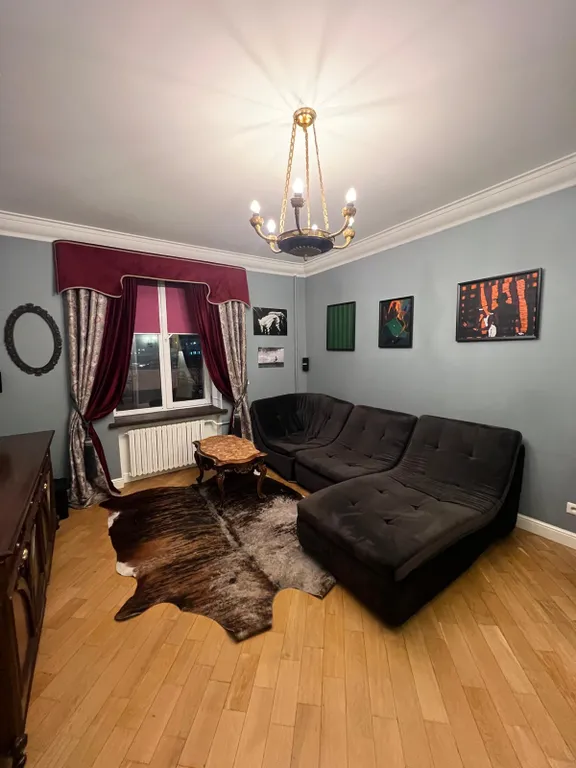 Квартира Трехкомнатная сталинка в центре — Минск