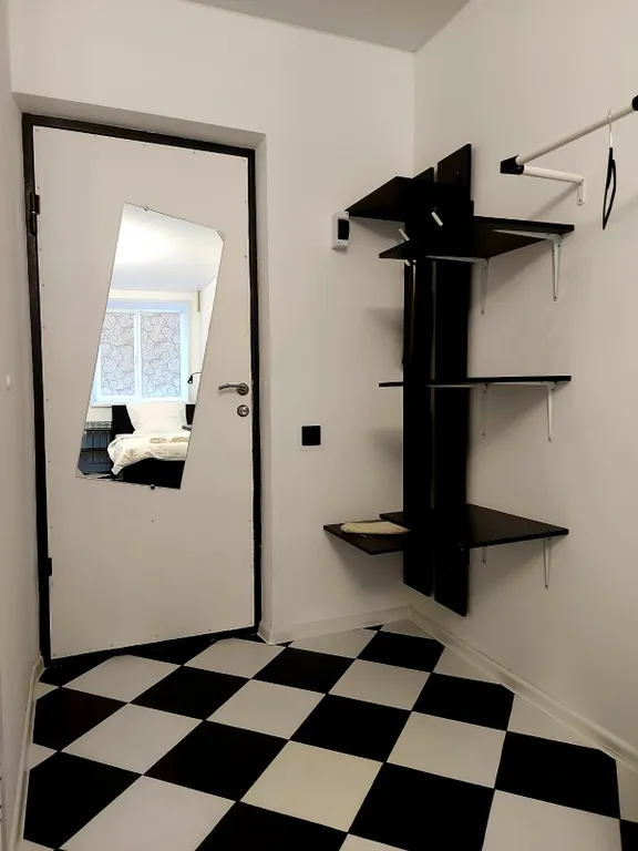 Студия Чеширский Кот в тихом районе с бесконтактным заселением