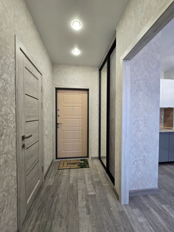 Новая полноценная квартира с балконом на Бульваре