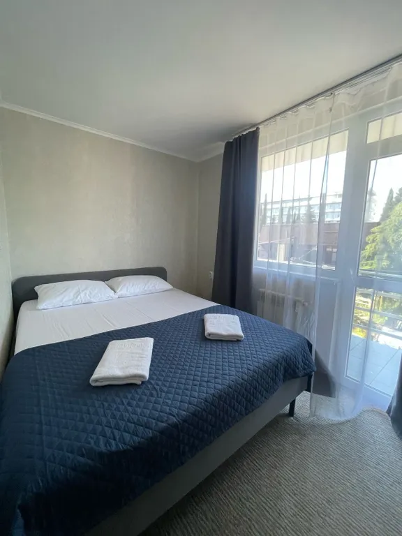 Квартира Делюкс с балконом и видом на море — аренда посуточно в Адлер