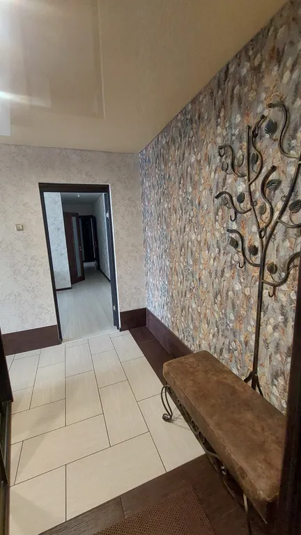 Щорса, светлая, уютная, трехкомнатная квартира