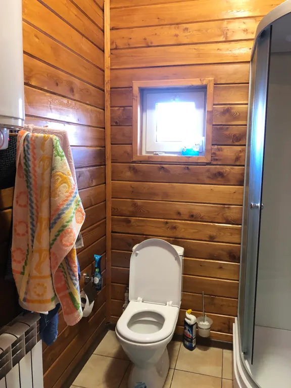 Отдельно стоящий дом с баней и барбекю