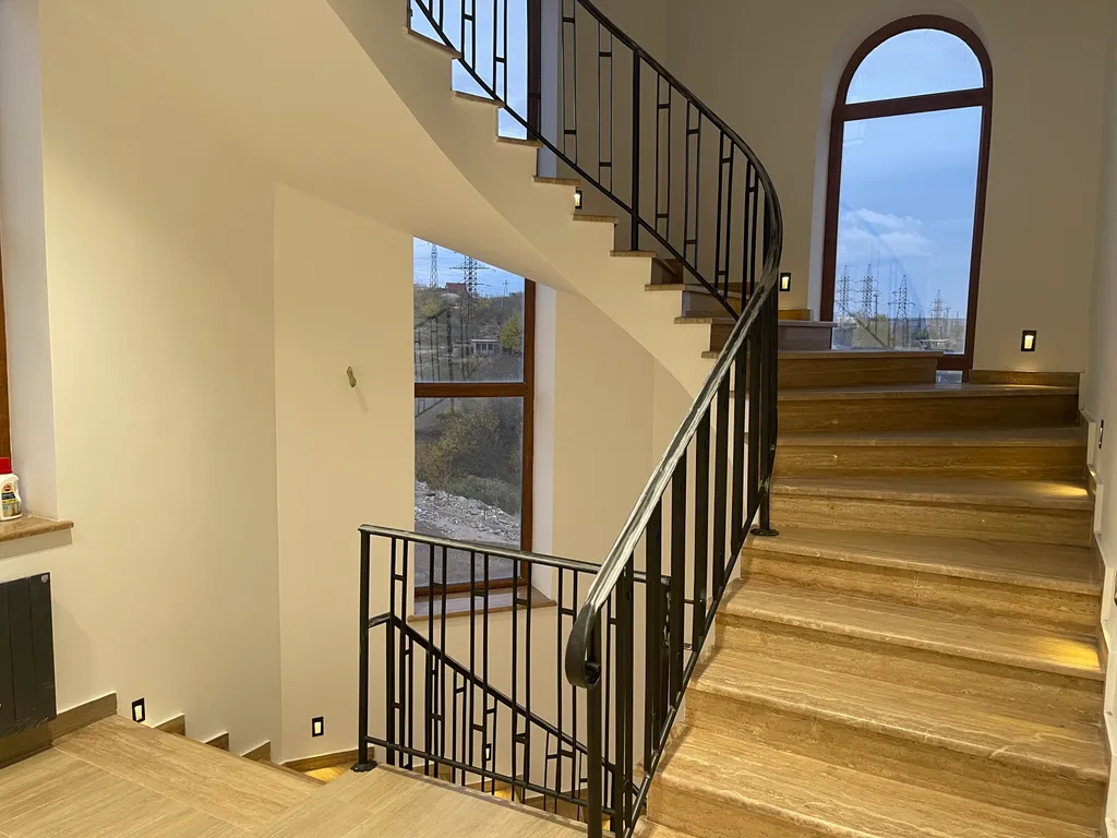 Роскошная вилла с бассейном и с видом на Арарат