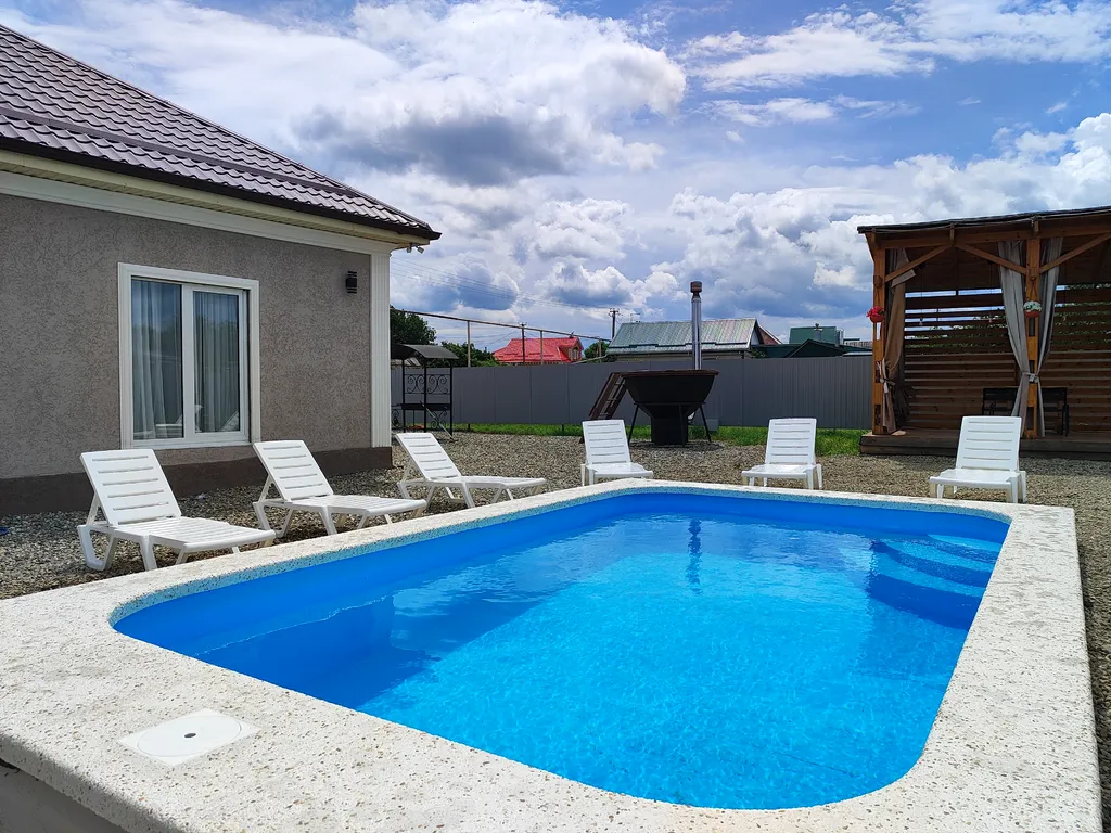 Коттедж Загородный дом с бассейном Family home — Лабинск