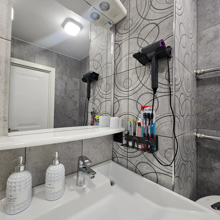 Квартира с лоджией возле станции в центре города