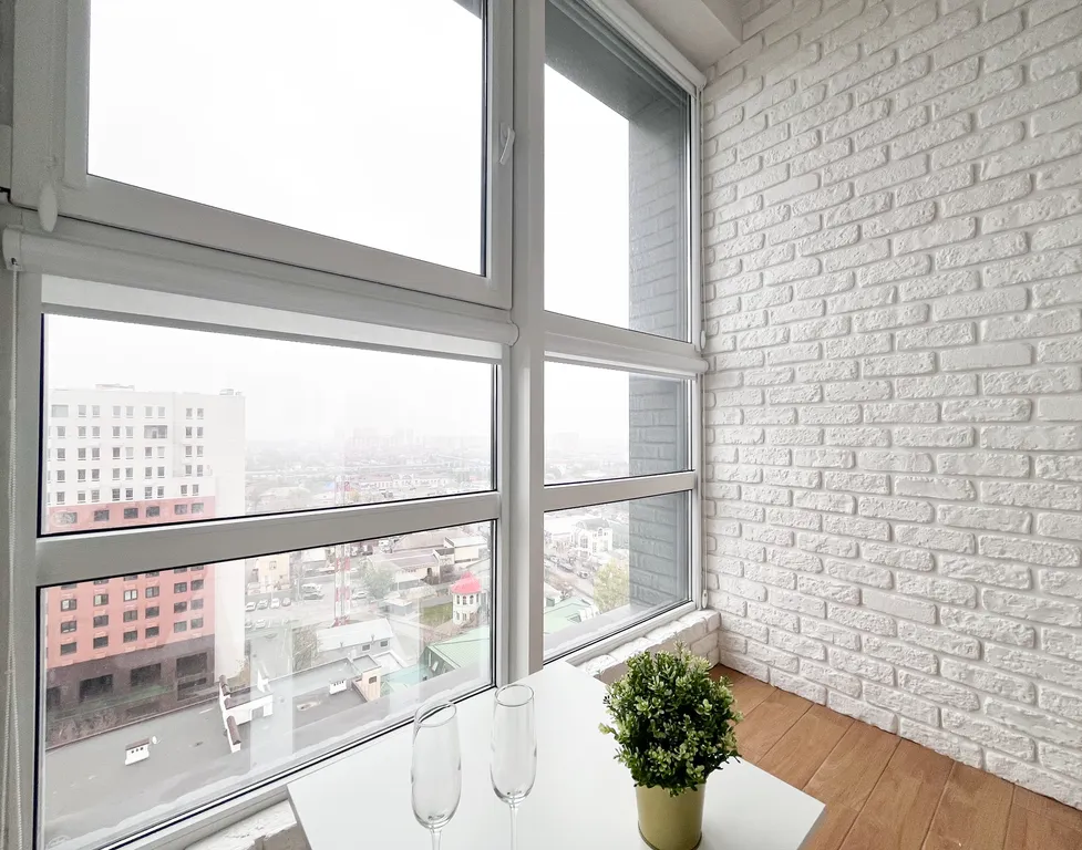 Очень уютная и светлая студия для двоих с лоджией