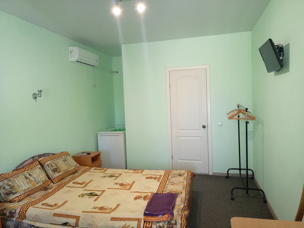 Двухкомнатный номер с отдельным входом и верандой 3 и 4