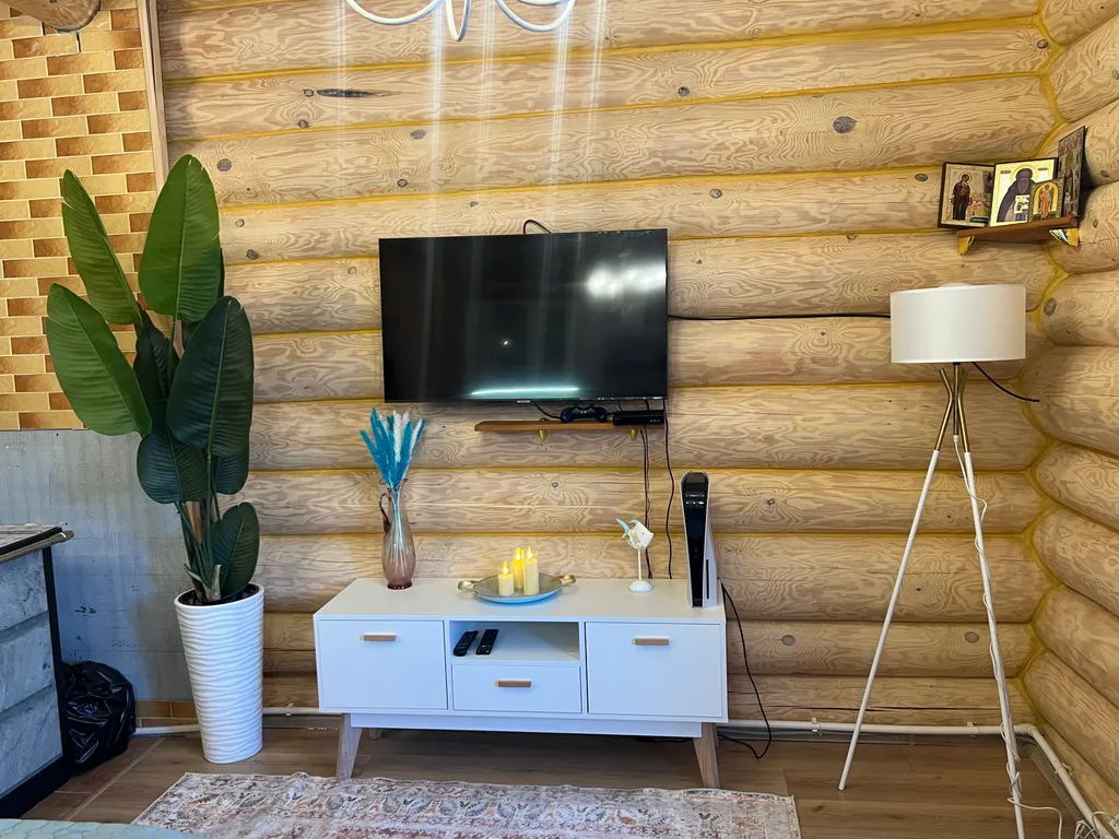 Двухэтажный дом с видом на Галичское озеро