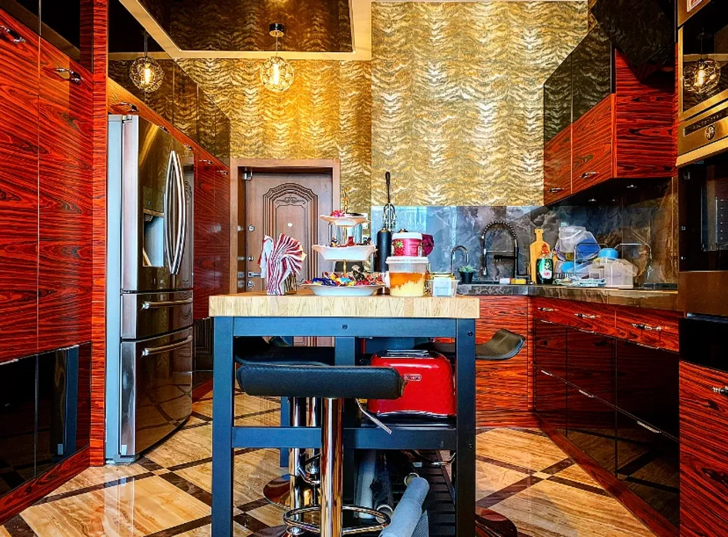 Элитная видовая люкс квартира с террасой дизайна R Cavalli