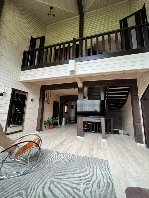 Дом на берегу маны