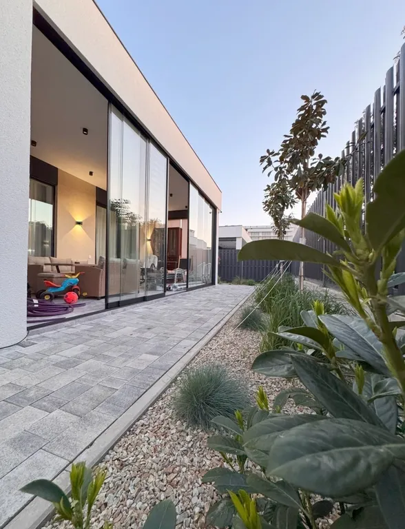 Дом с бассейном и террасой в 12 минутах от моря - House of hedonist