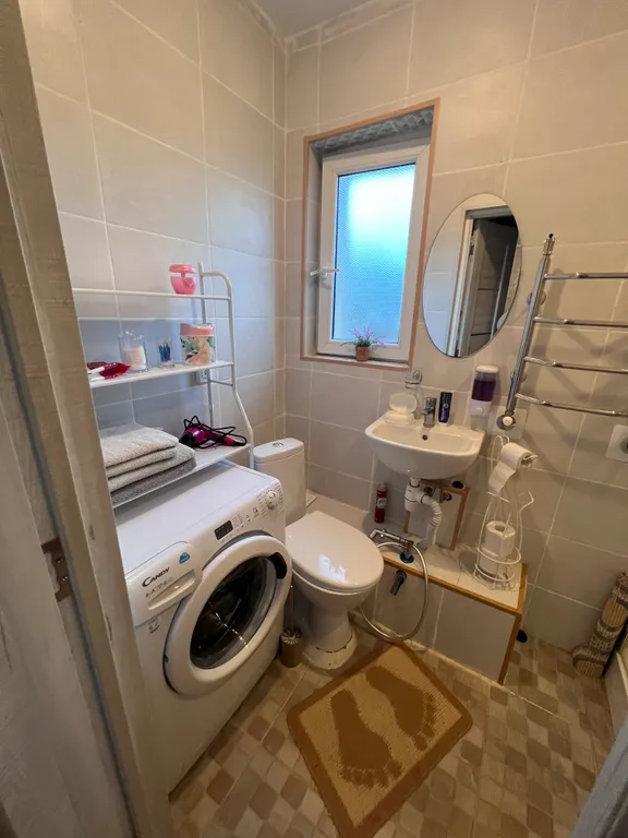 Квартира-студия с отдельным входом с парковкой