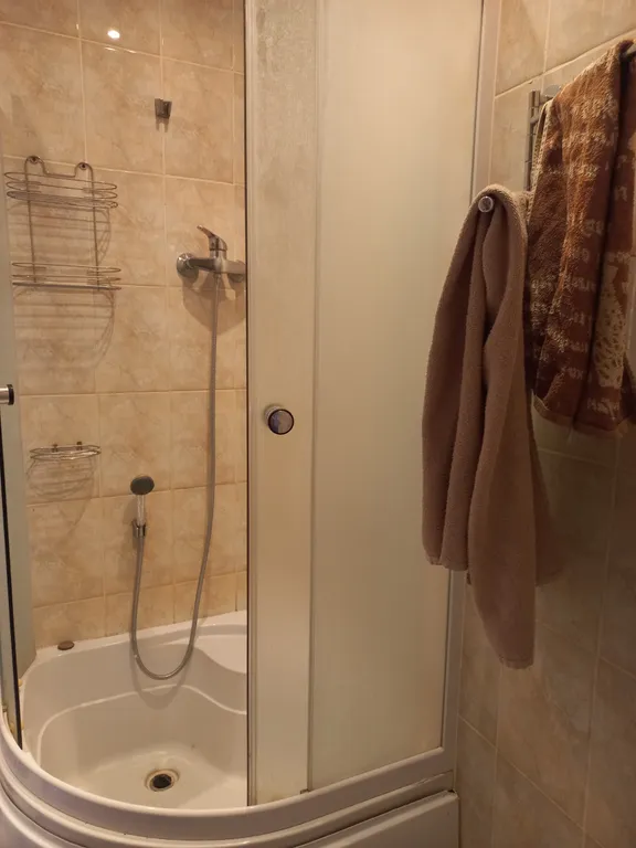 Частный дом в деревне в 15 километрах от центра города