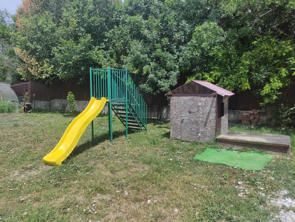 Коттедж Дом для отдыха б — Виноградное